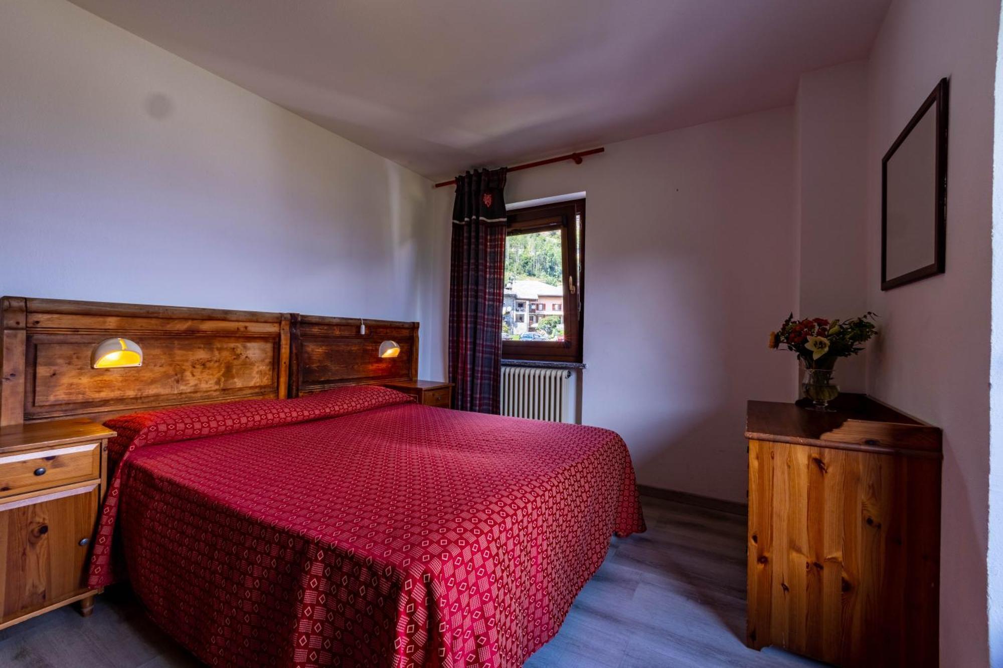 Hotel, Bar & Bistrot Saint Nicolas Gran Paradiso Ngoại thất bức ảnh