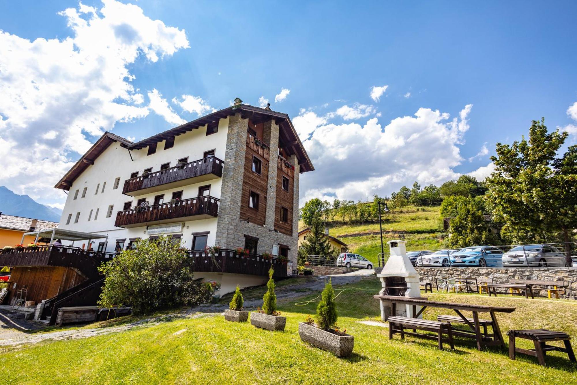 Hotel, Bar & Bistrot Saint Nicolas Gran Paradiso Ngoại thất bức ảnh