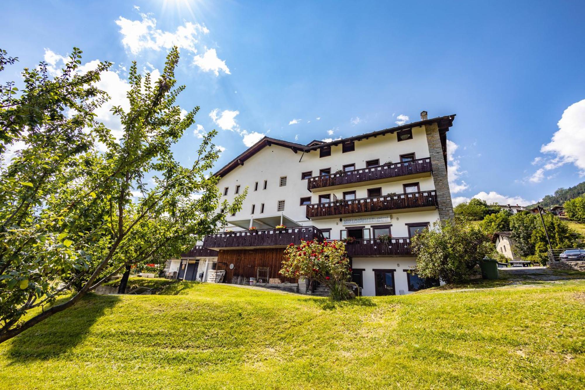 Hotel, Bar & Bistrot Saint Nicolas Gran Paradiso Ngoại thất bức ảnh